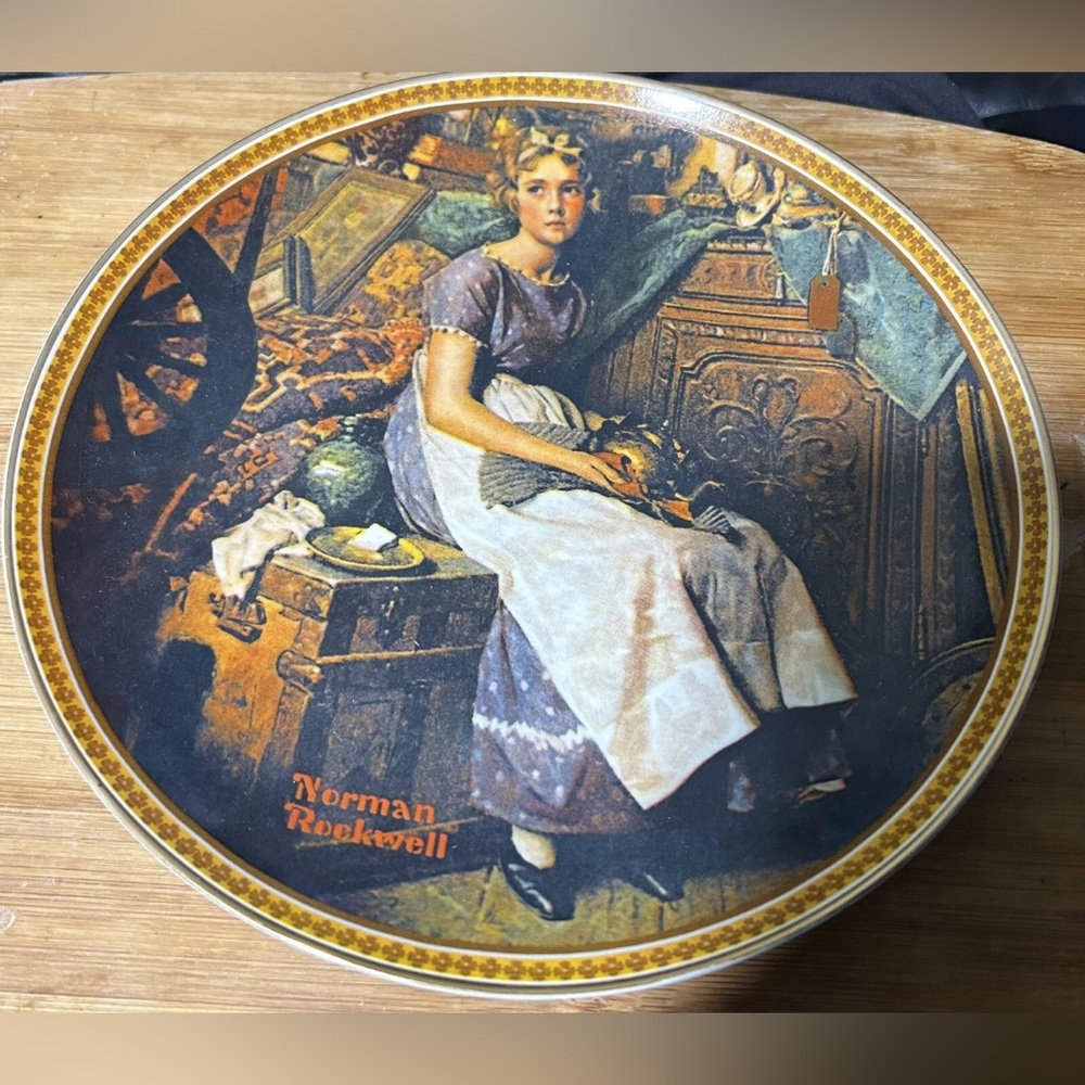 Norman Rockwell “Rediscovered women” 1st issue collectible plate # 11980 AU